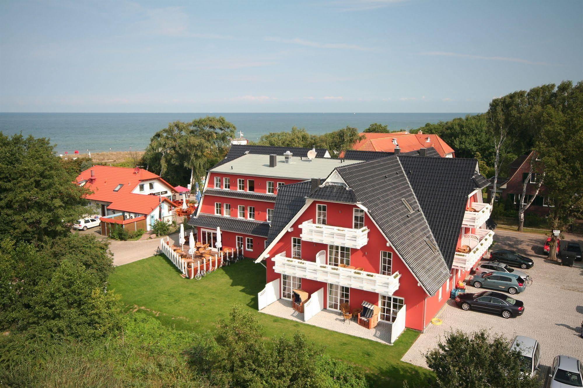 Strandhotel Deichgraf 格拉尔-米里茨 外观 照片