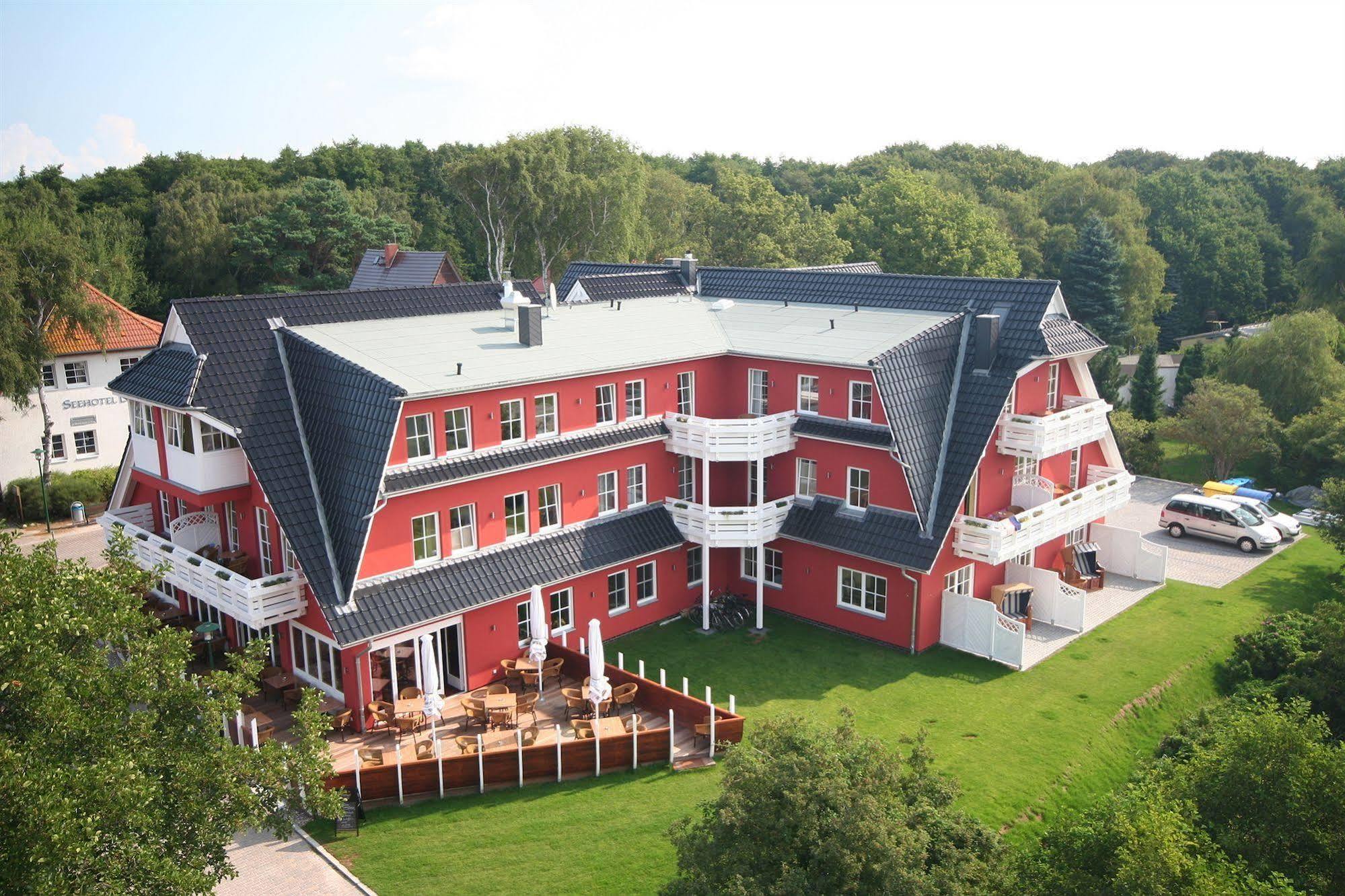 Strandhotel Deichgraf 格拉尔-米里茨 外观 照片